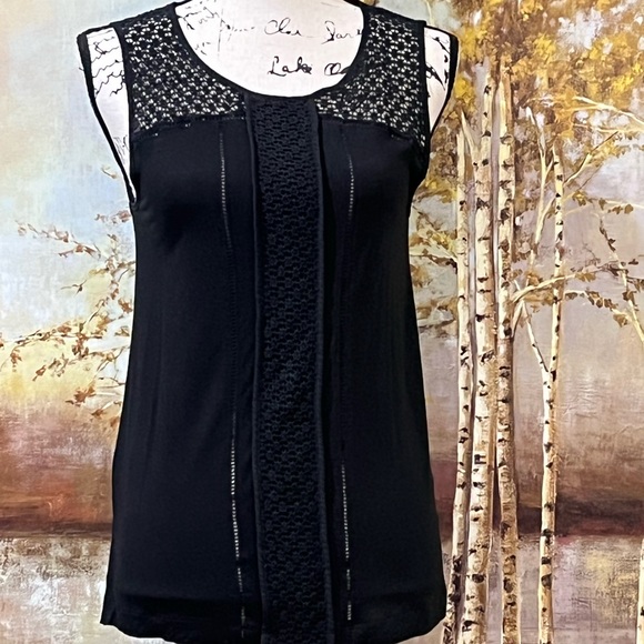 EUC LOFT Comfy, Sleeveless Top, Pretty Front & Shoulder detailing. - Picture 1 of 9